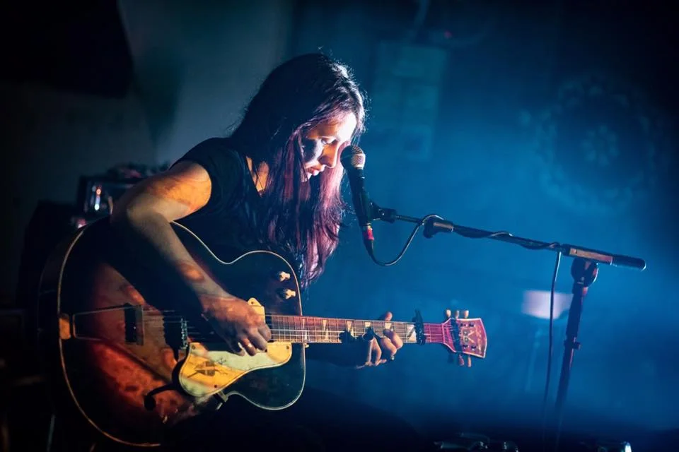 Chitarrista durante un live al Joshua Blues Club