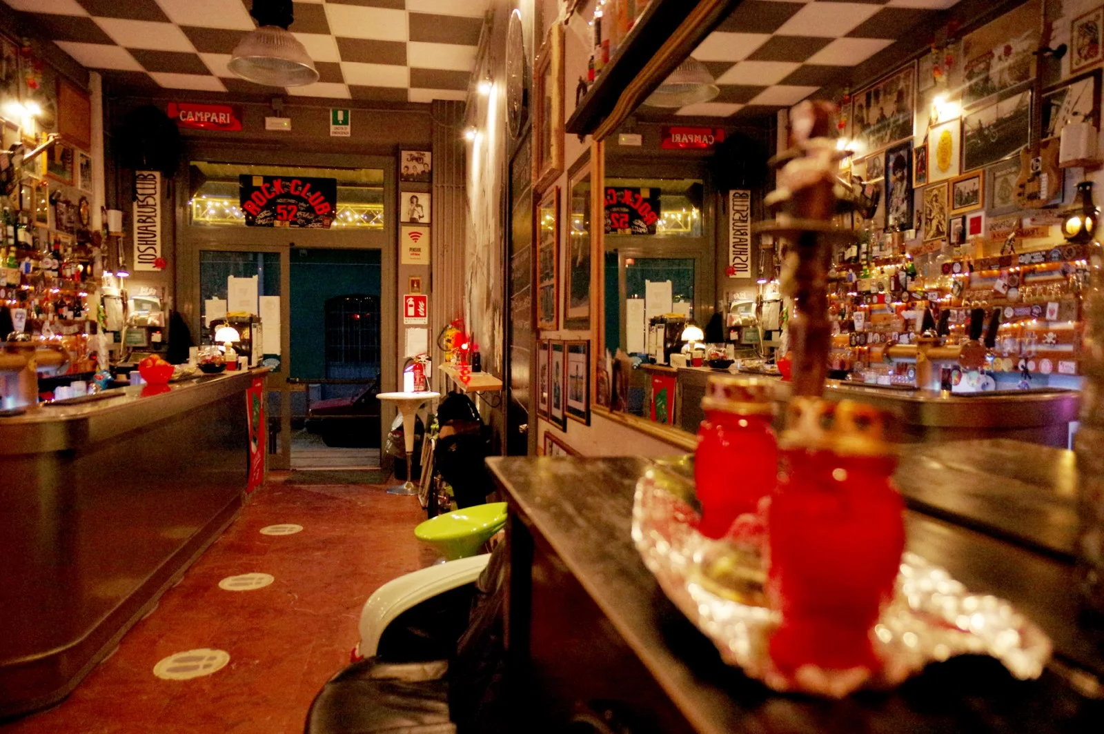 Interno del bar del Joshua Blues Club